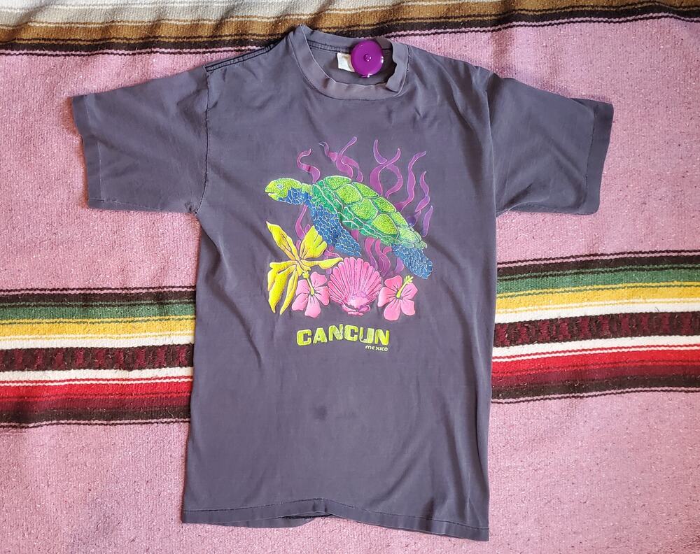 Vintage Single Stitch Cancun Mexico Turtle Gray Shirt L